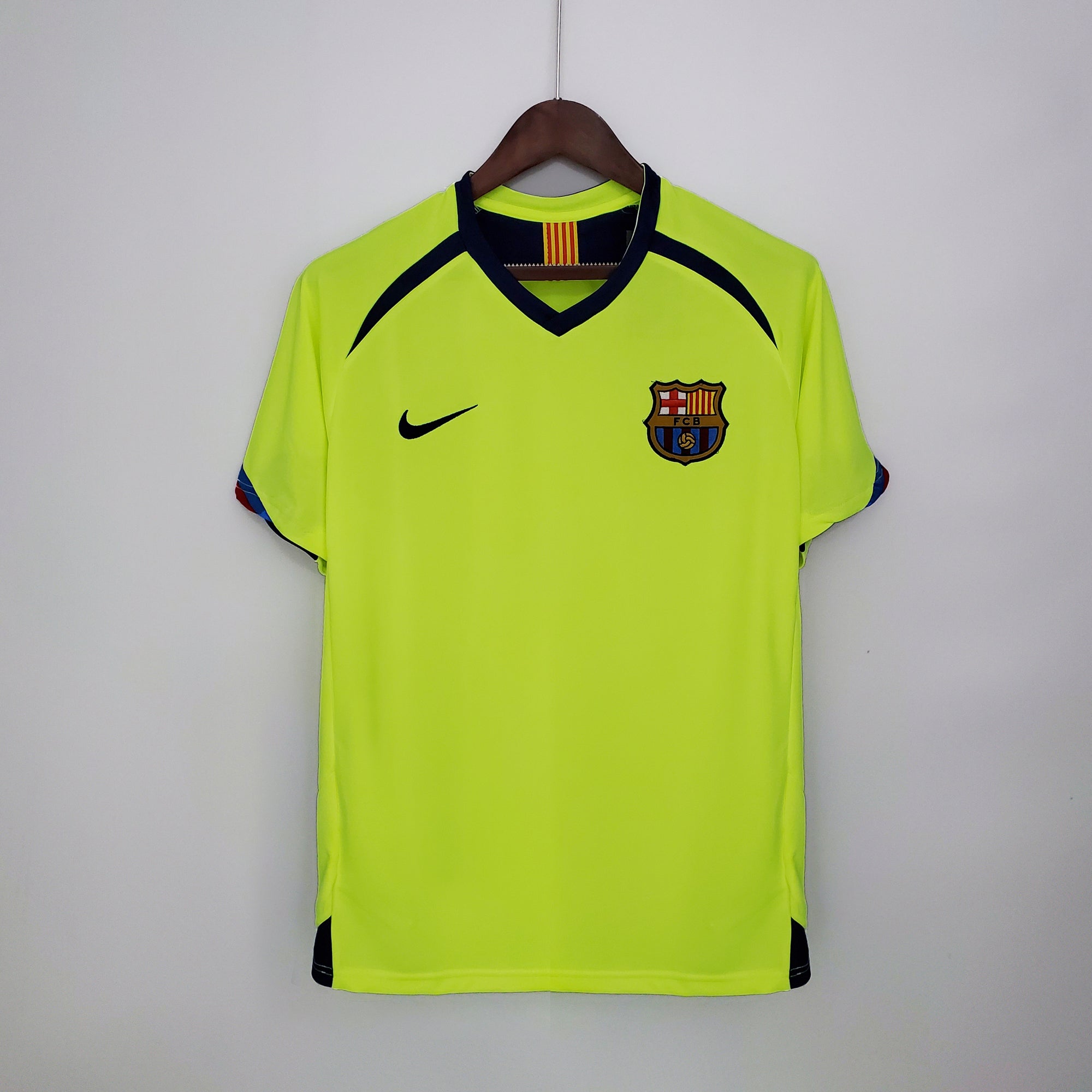 Retro Barcelona 2005/06 away