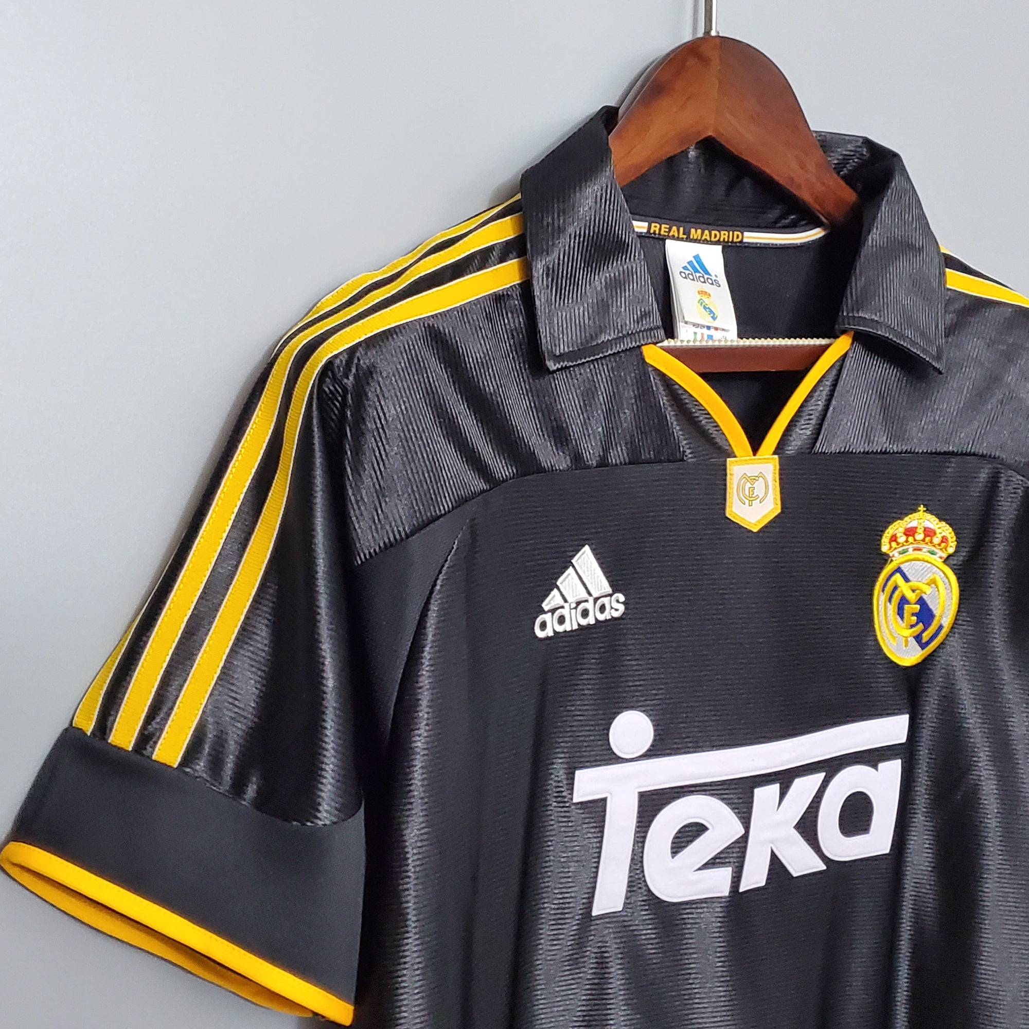 Retro Real Madrid 1998/99 away