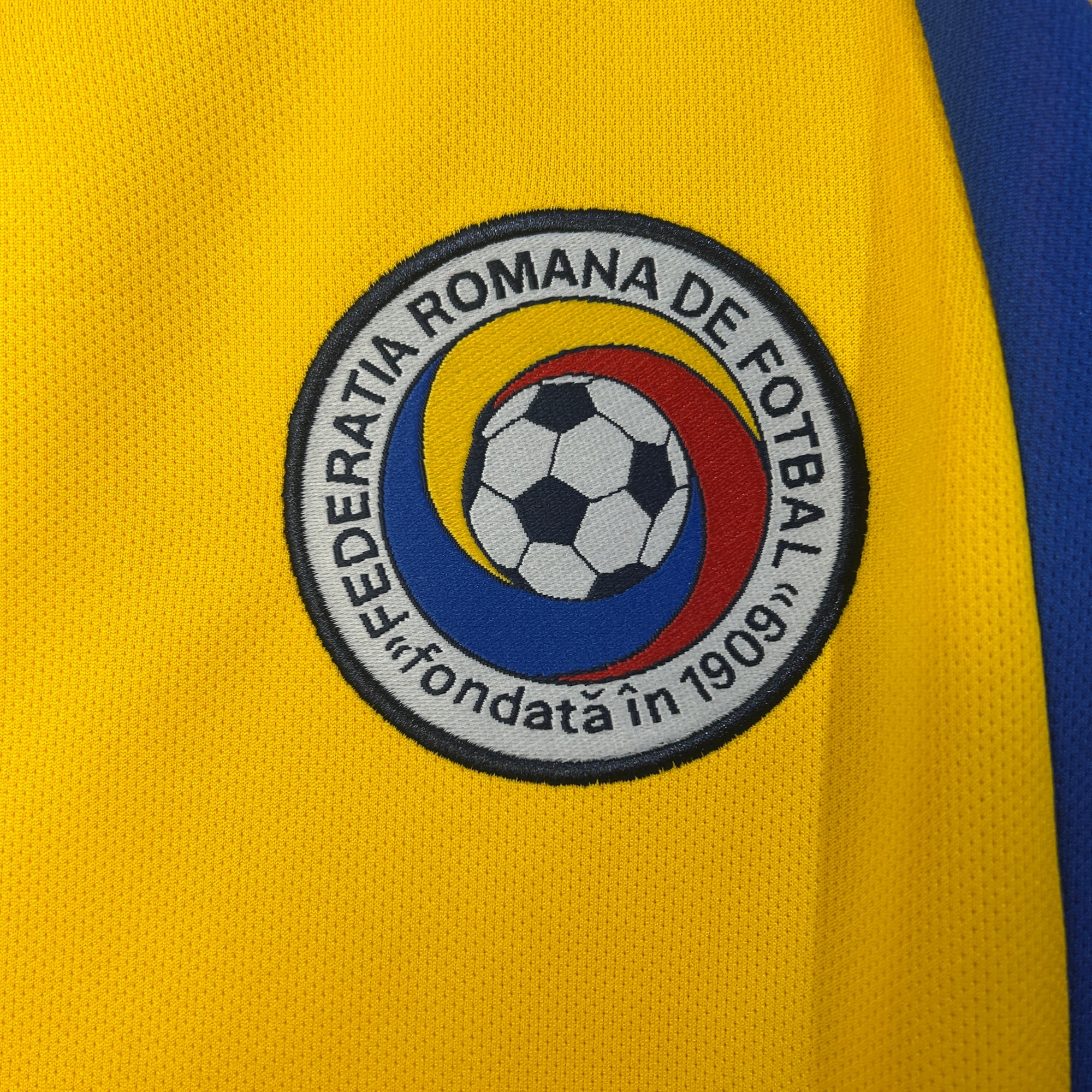 Retro 2000 Romania Home