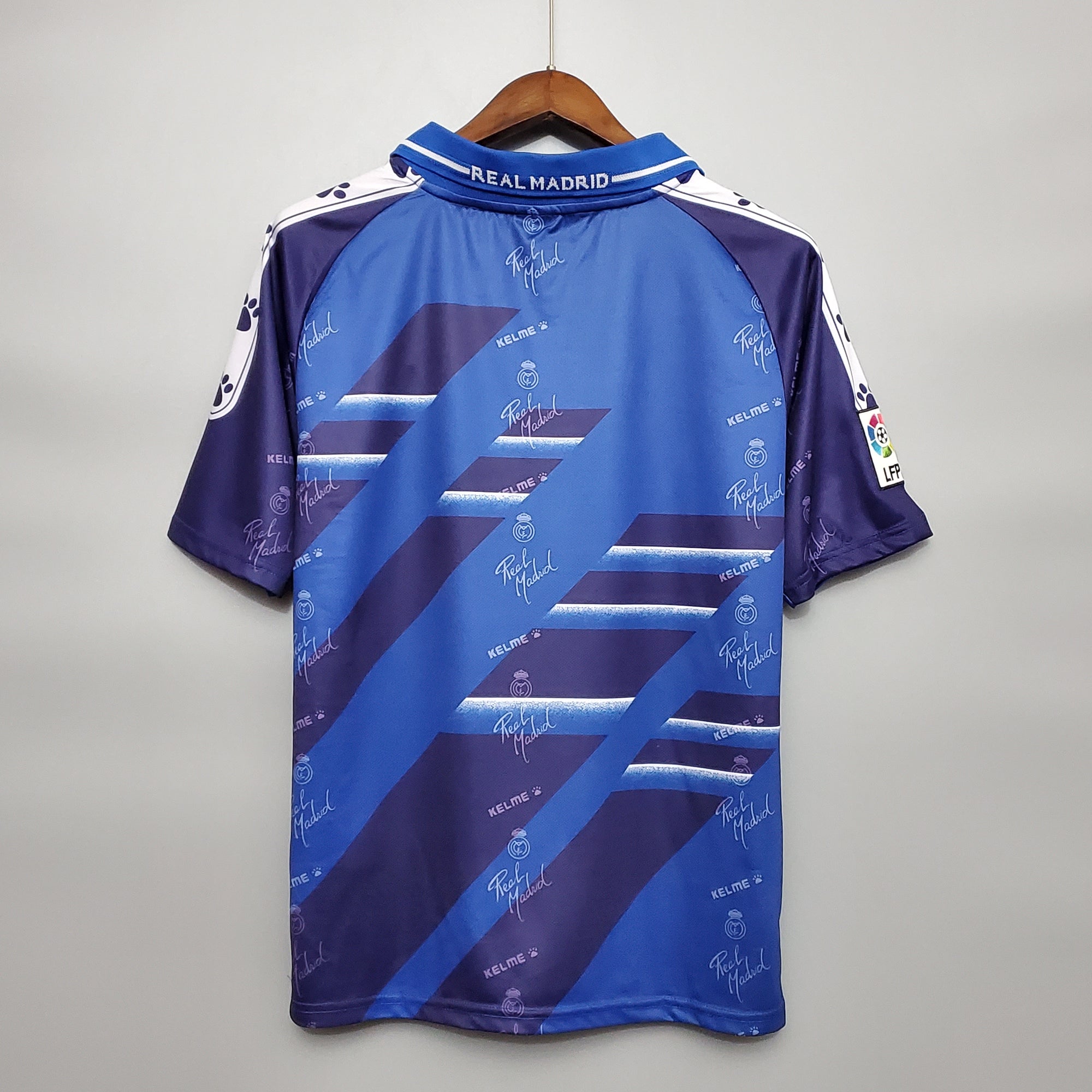 Retro Real Madrid 1994/96 away