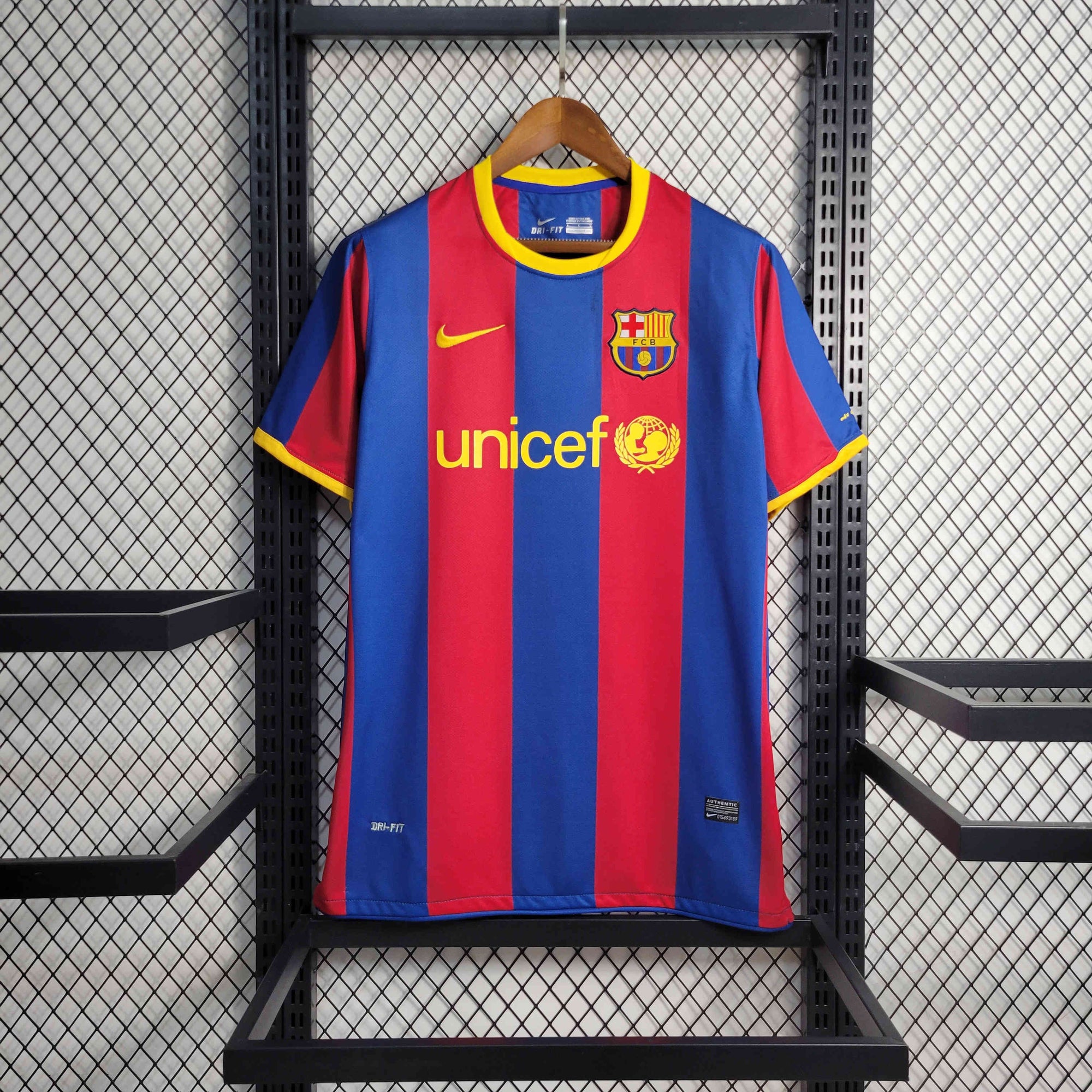 Retro Barcelona 2010/11 home