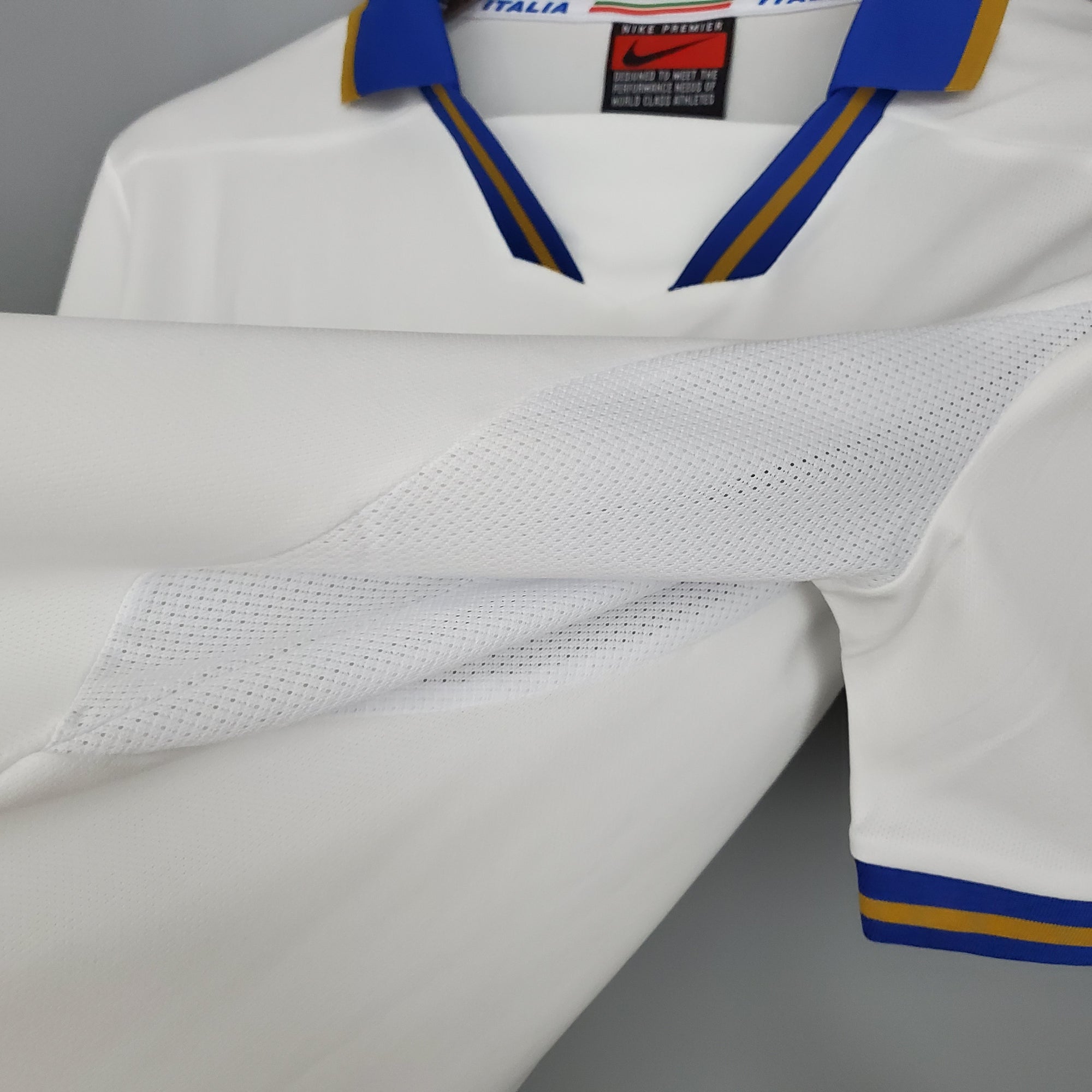 Retro Italy 1996 away