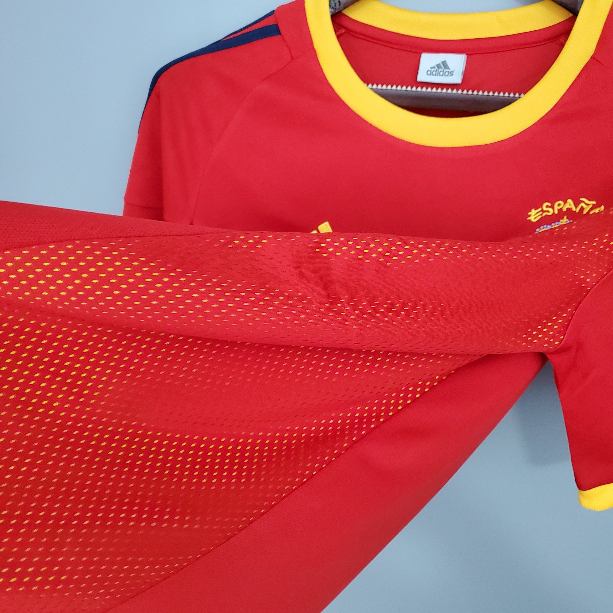 Retro Spain 2002 home