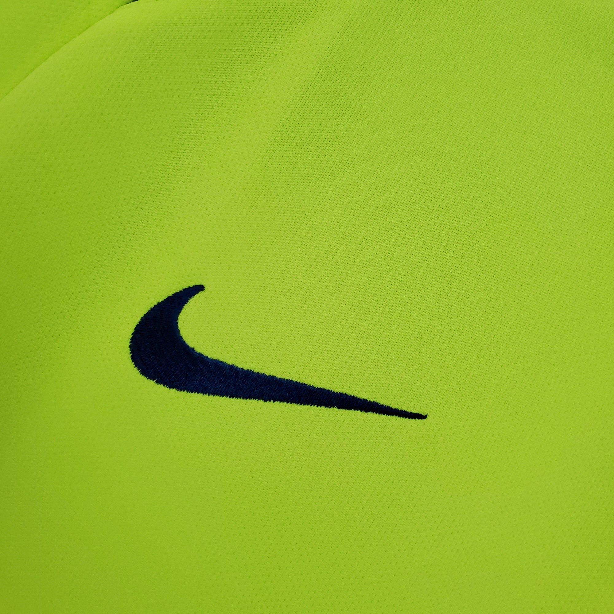 Retro Barcelona 2005/06 away