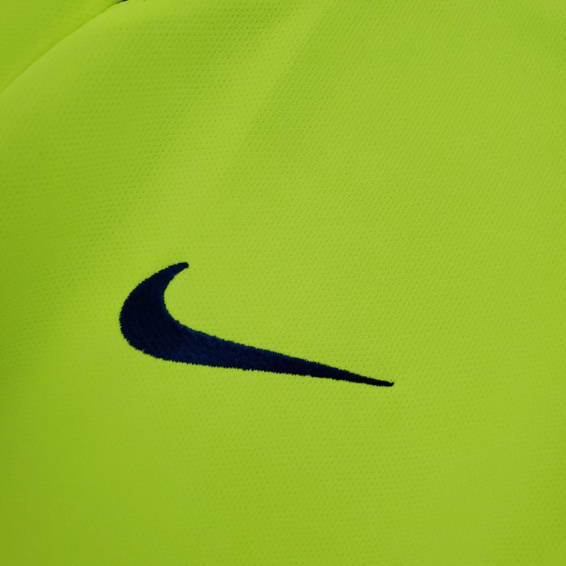 Retro Barcelona 2005/06 away