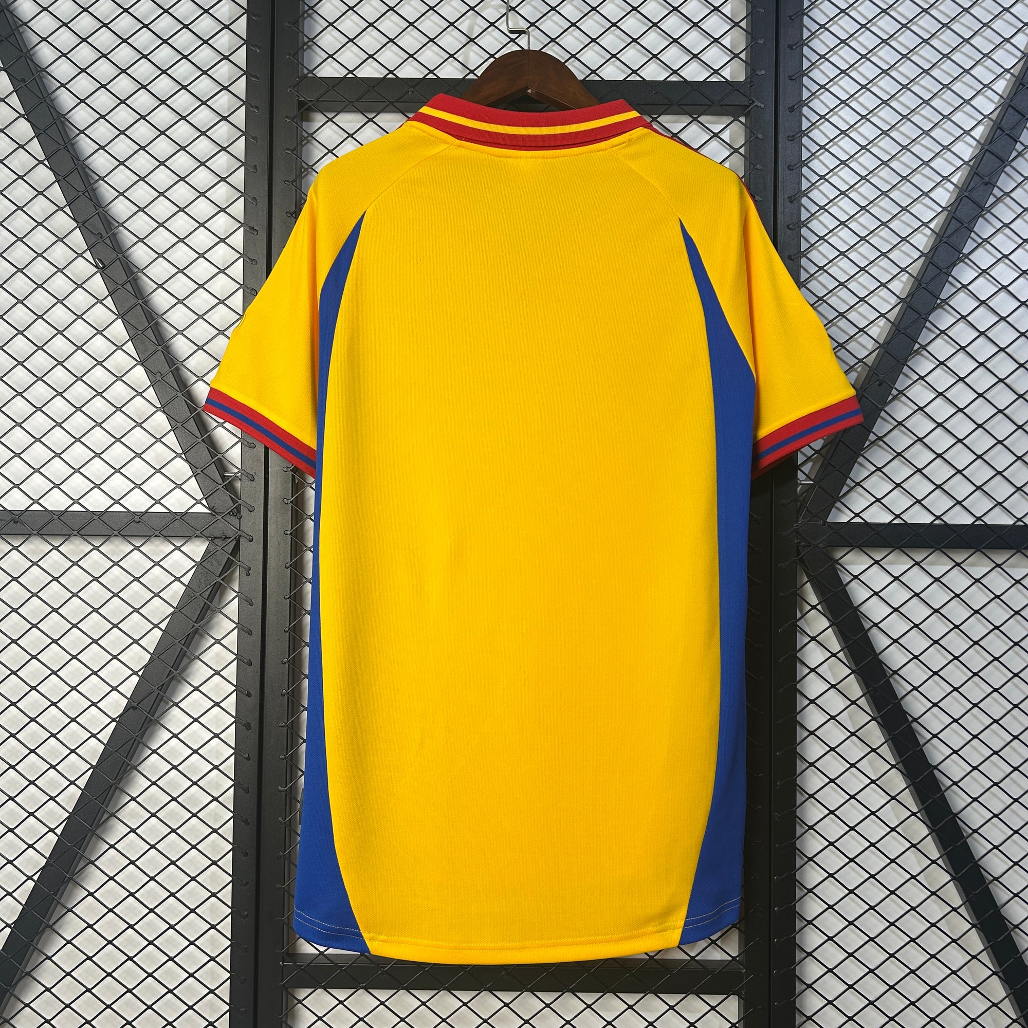 Retro 2000 Romania Home