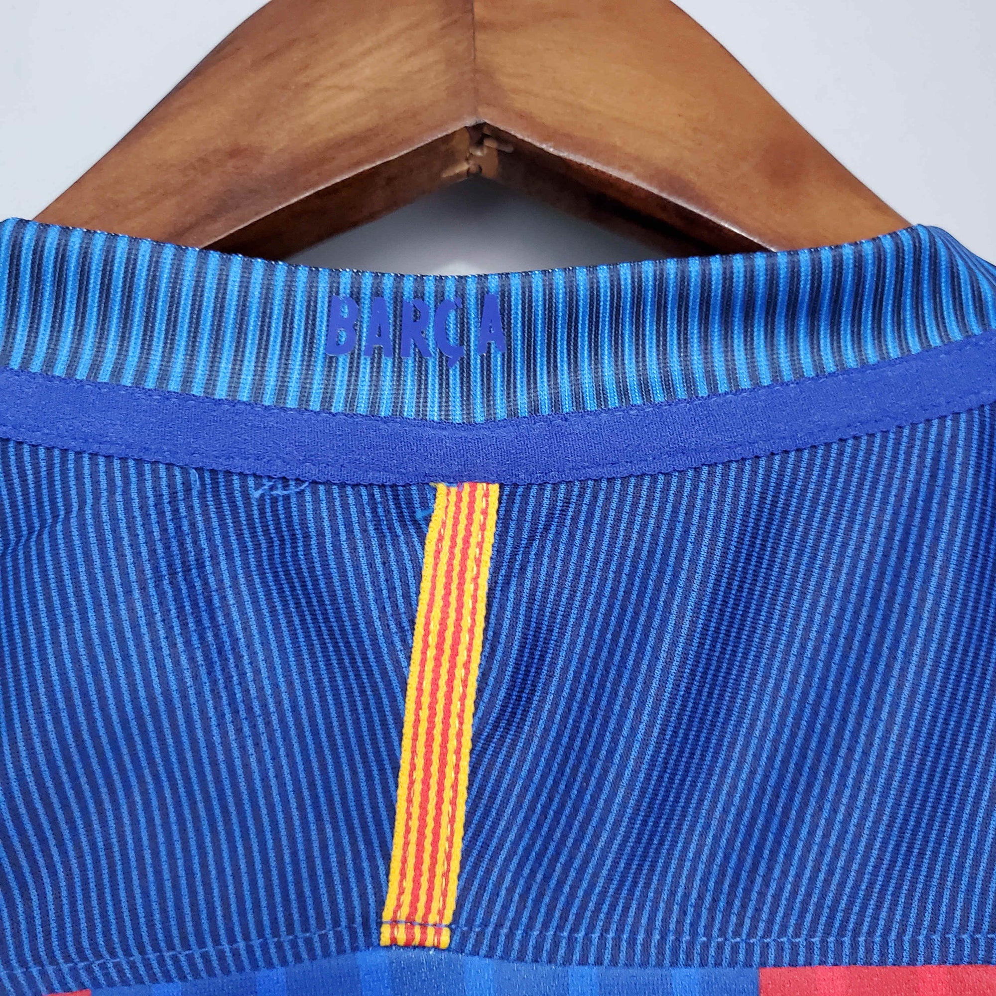 Retro Barcelona 2016/17 home