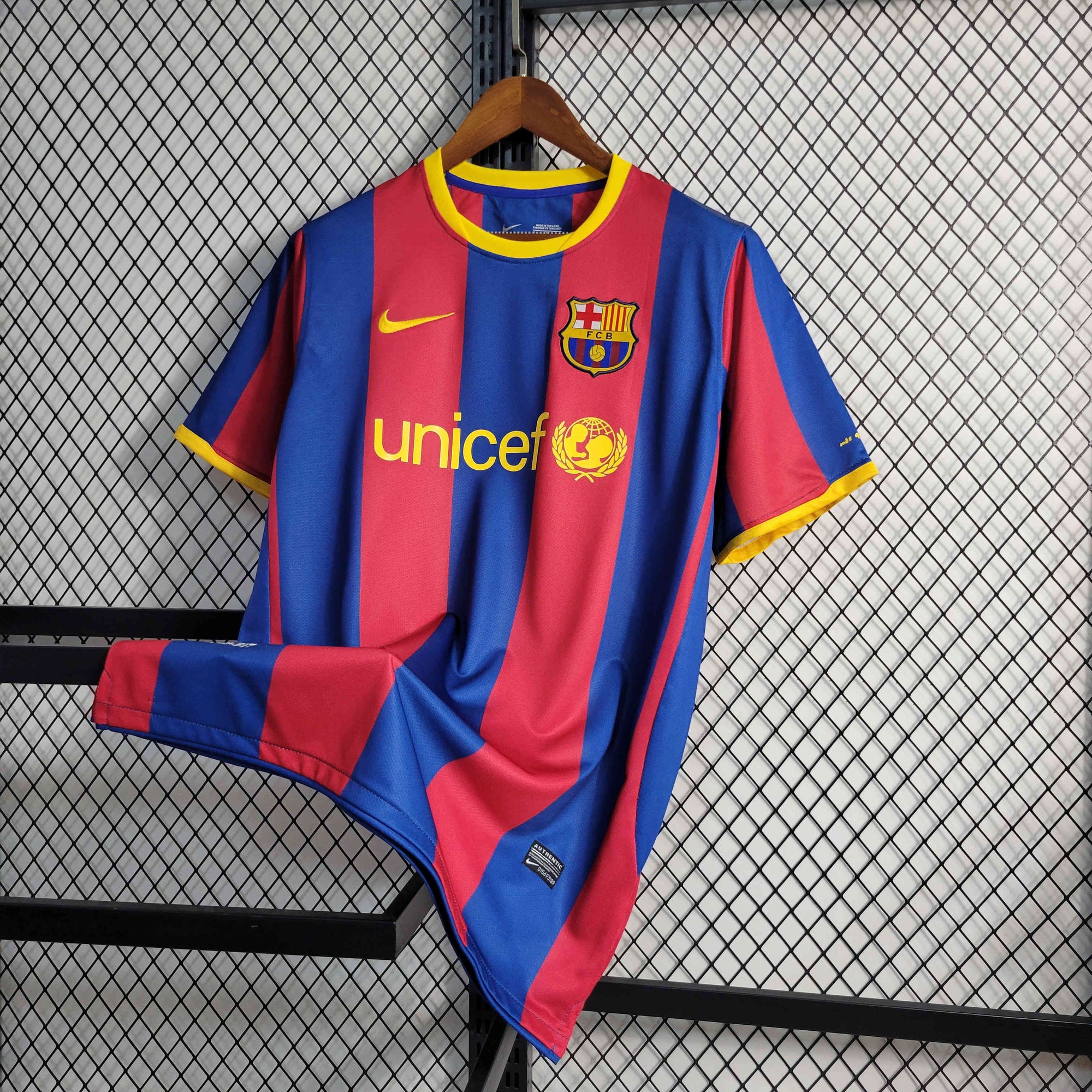 Retro Barcelona 2010/11 home