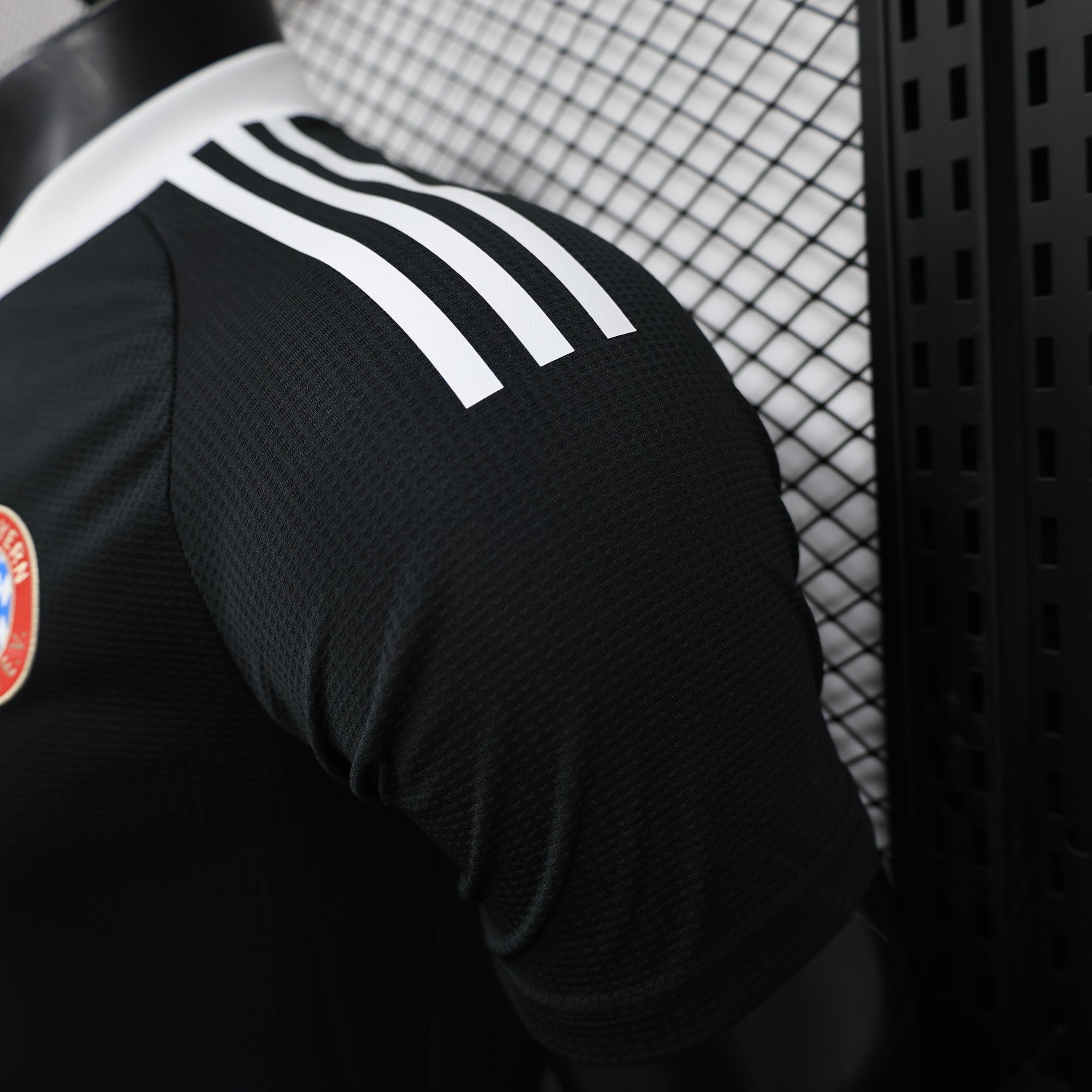 FC Bayern München Jersey 2024/25-(Custom Name & Number)   Ai trimis