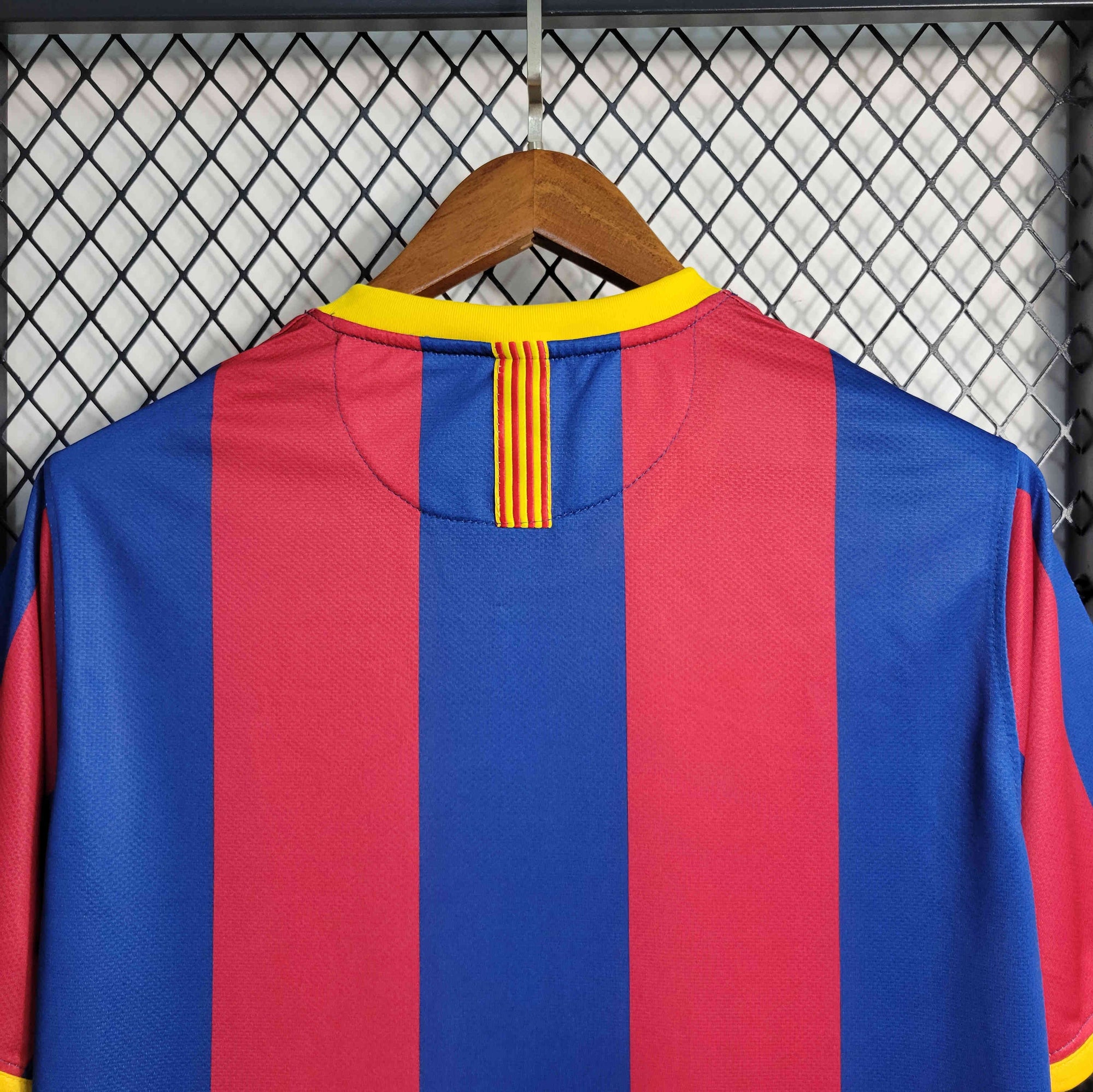 Retro Barcelona 2010/11 home