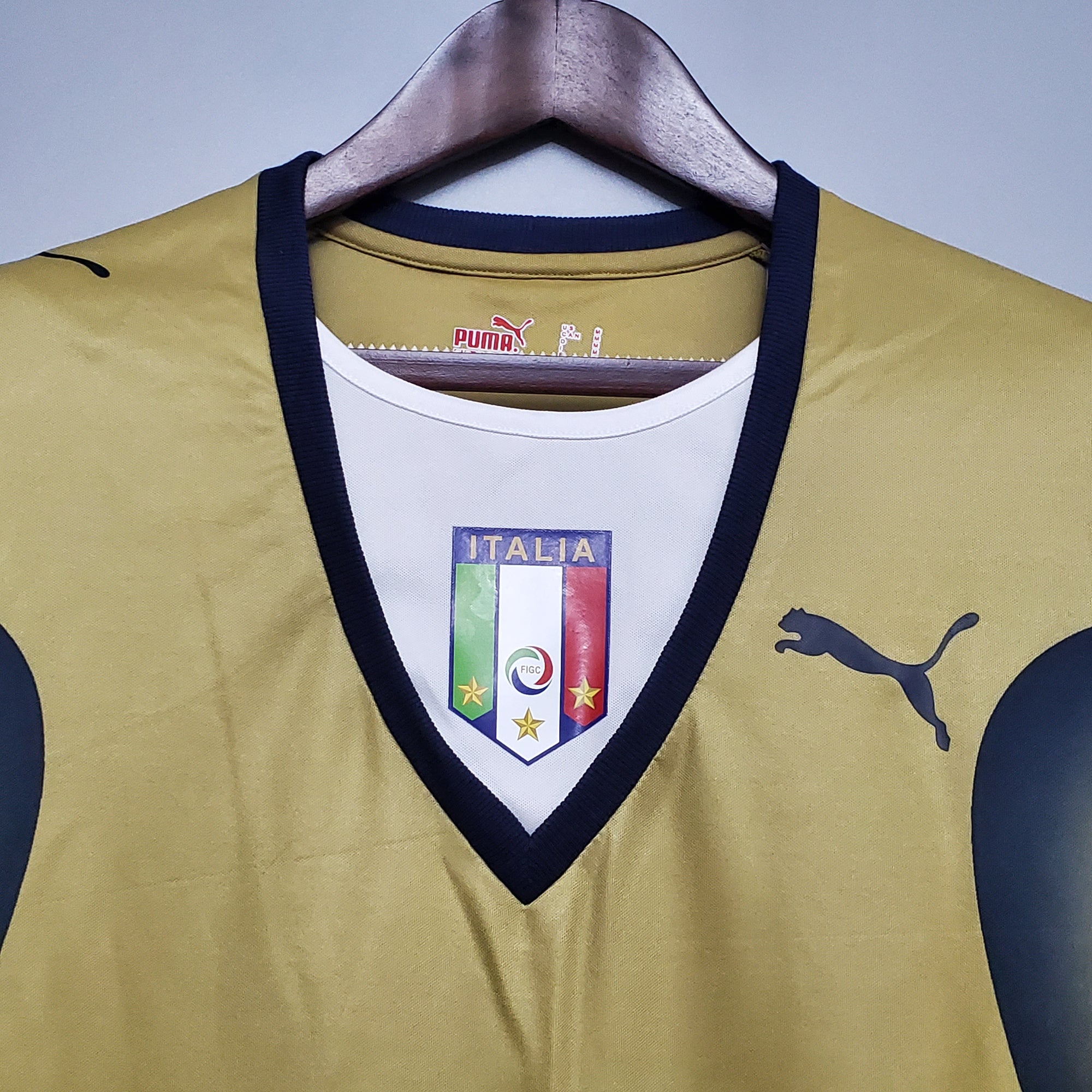 Retro 2006 Italy Golden