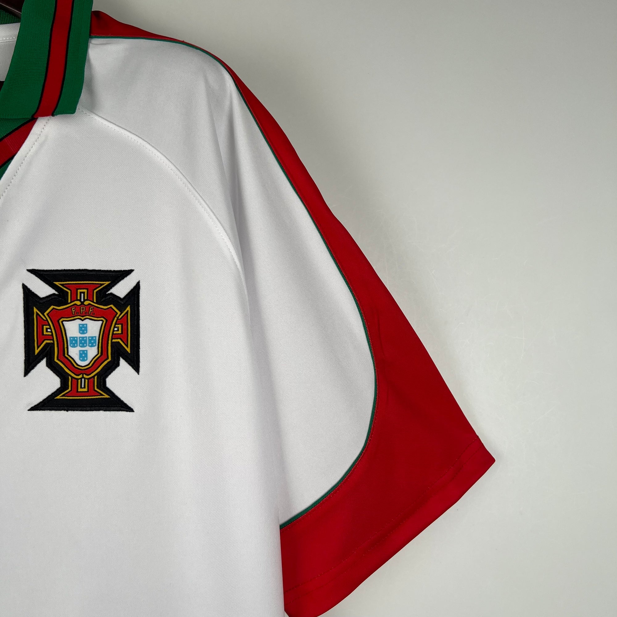 Retro Portugal 1996/97 away