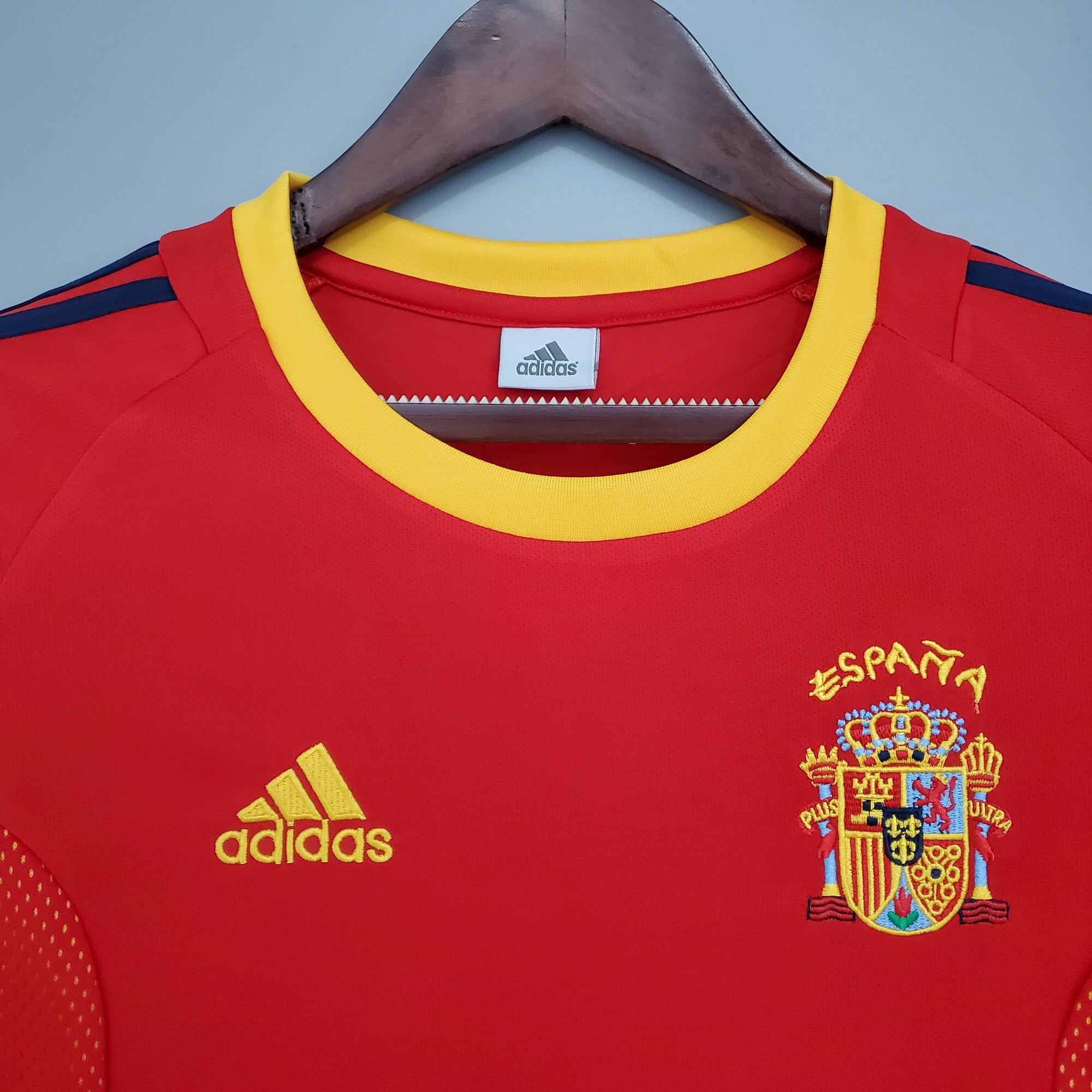 Retro Spain 2002 home