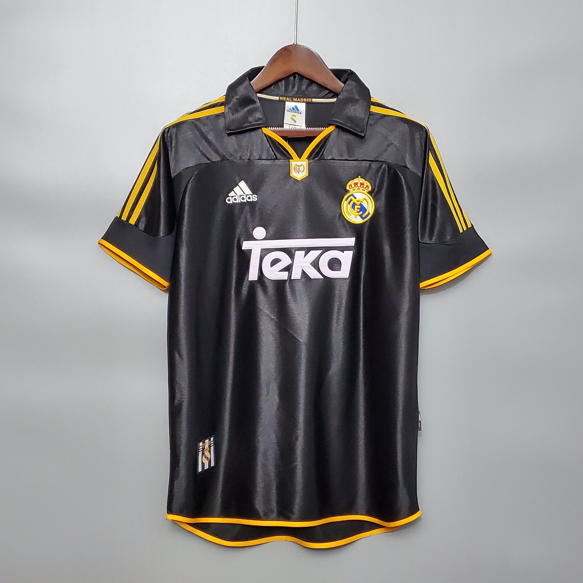 Retro Real Madrid 1998/99 away