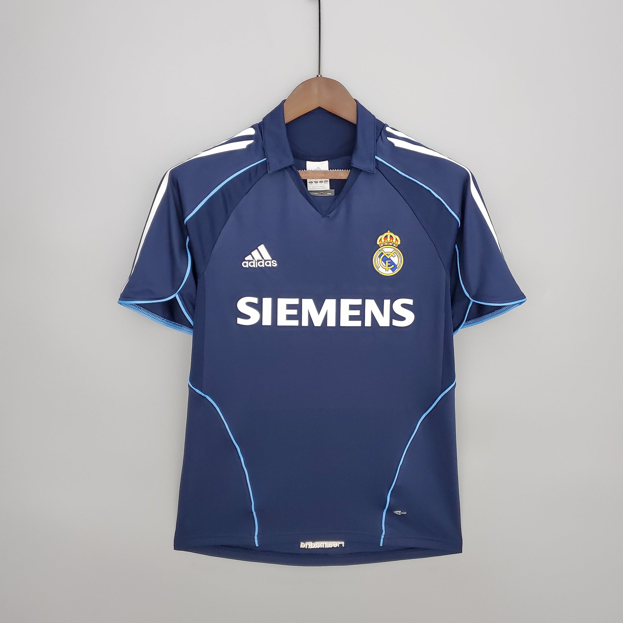 Retro 2005/06 Real Madrid Away