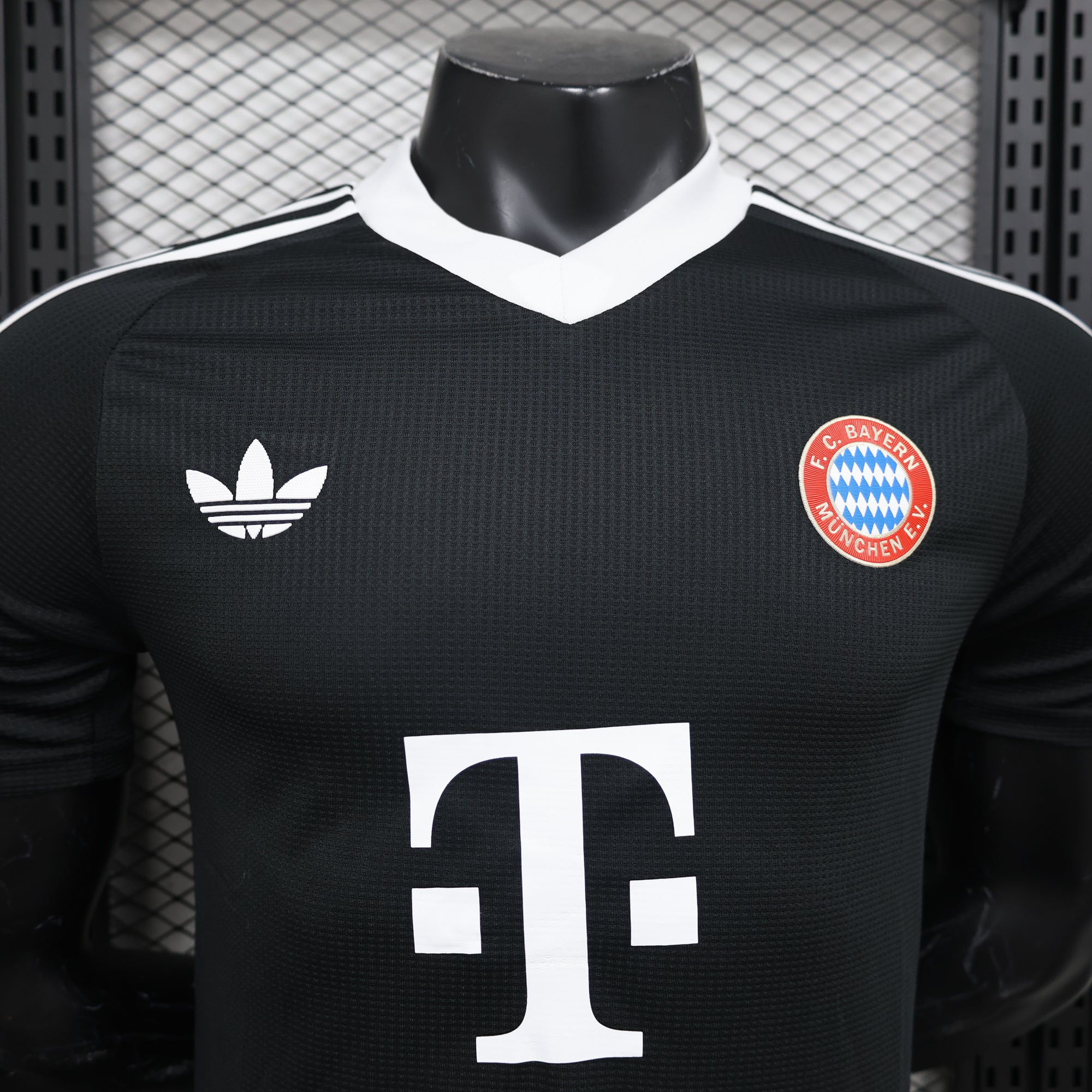 FC Bayern München Jersey 2024/25-(Custom Name & Number)   Ai trimis