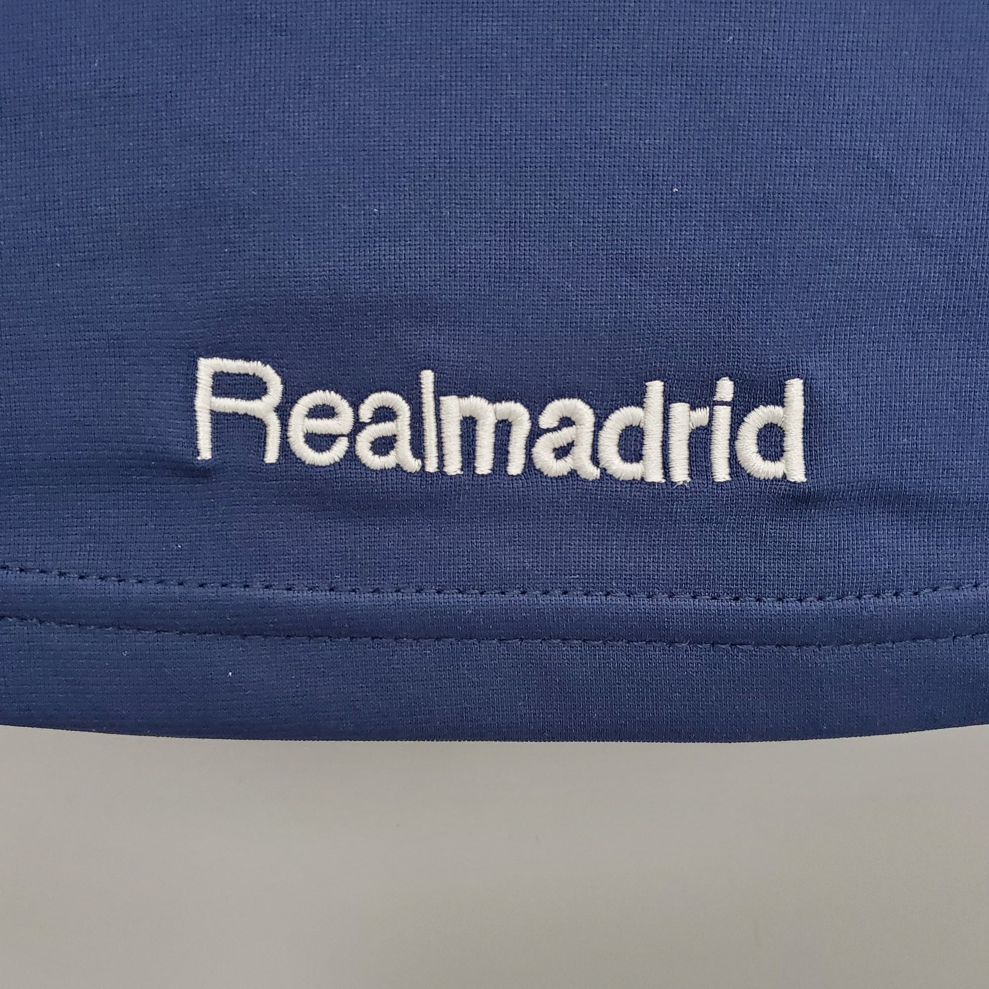 Retro 2005/06 Real Madrid Away